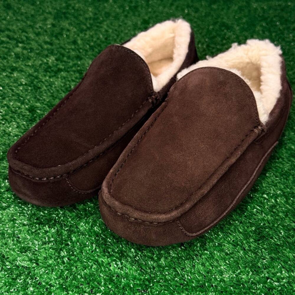 UGG Ascot Men’s Slippers Size 9 Brown Suede Cozy Luxury Comfort Shoes